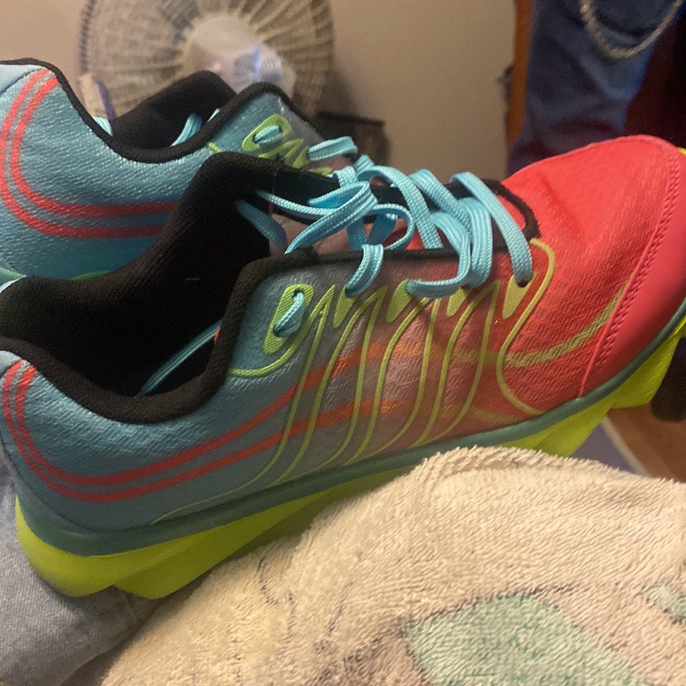 Shoes - Picture 2 of 4